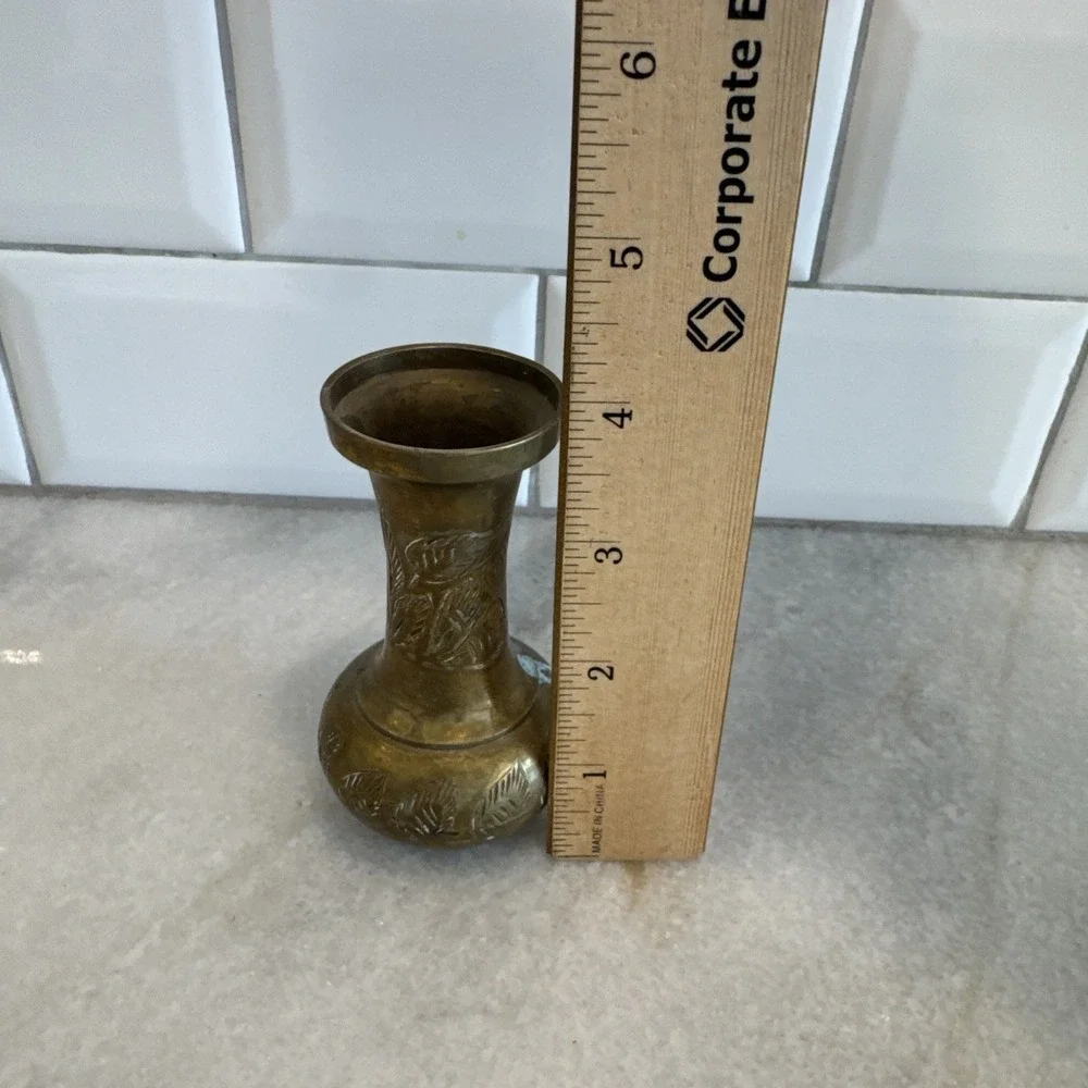 Vintage Adorable Brass 4in Vase‎